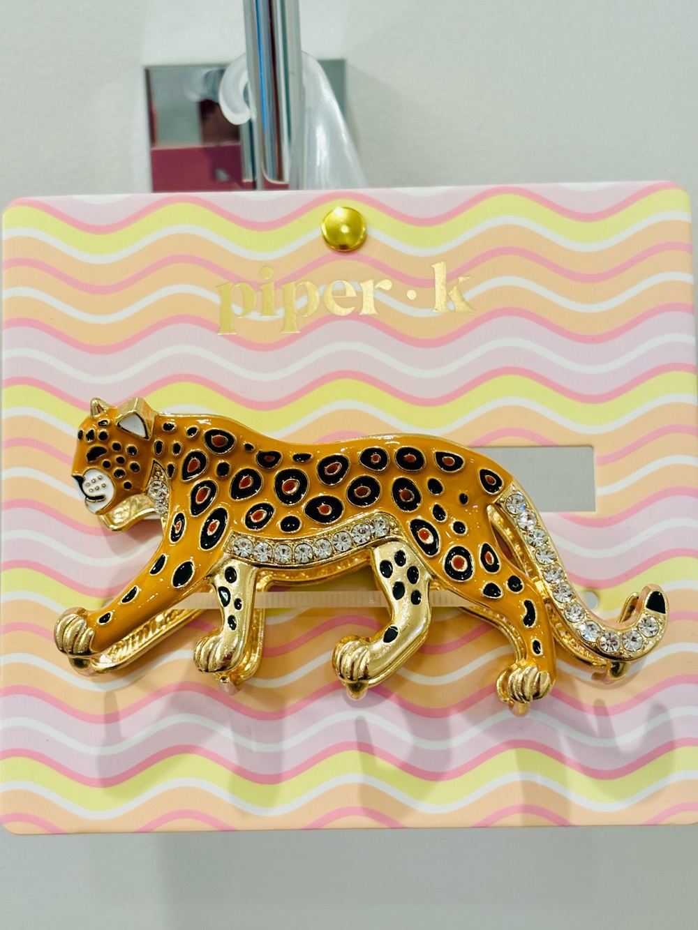 NWT Piper•k Gold and Crystal Leopard Hair Claw Clip